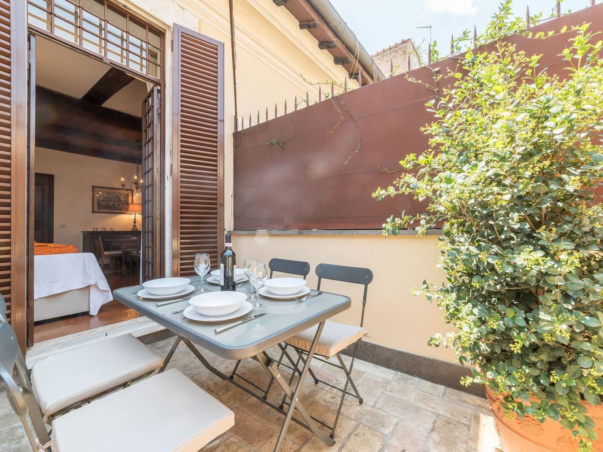 Ruhige Dächer im Herzen von Rom