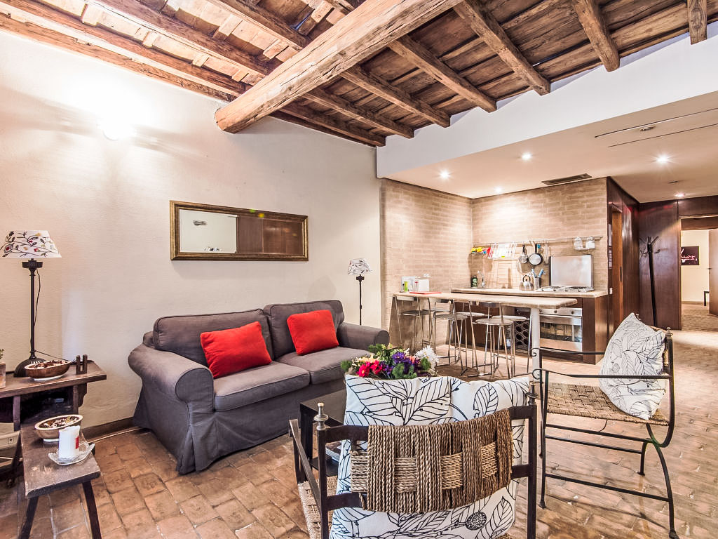 Elegant Campo dei Fiori