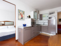 Sfeervol appartement voor 3 personen in het hart van Rome, vlakbij het Colosseum - thumbnail 2