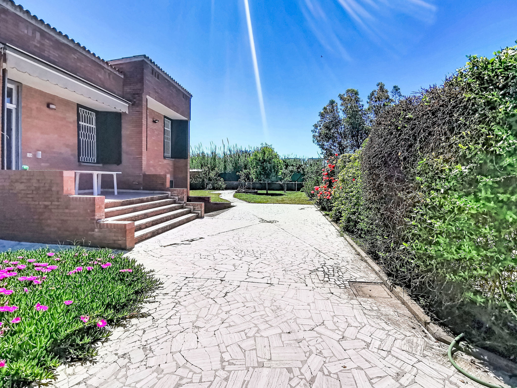 VILLAGGIO GIORNALISTI 21 - Buiten