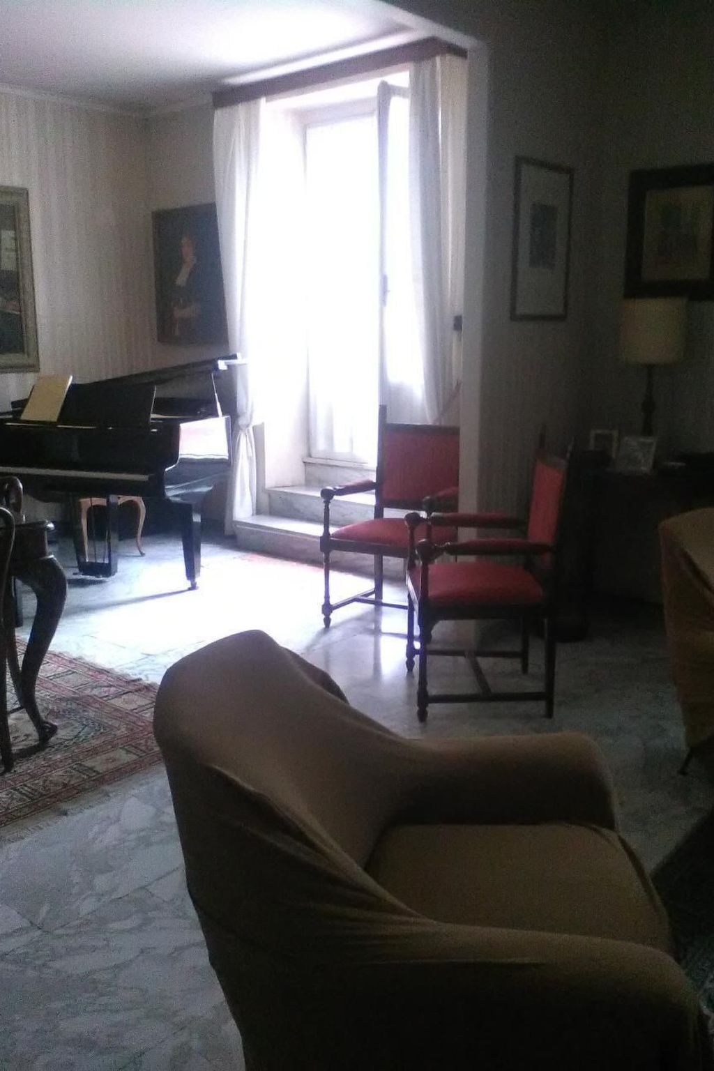 Nahe Rom mit Terrasse und einem Flügel-Binnen