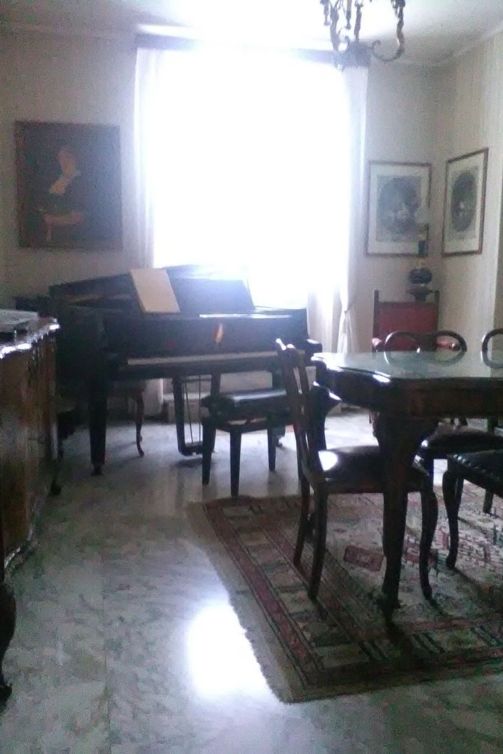 Nahe Rom mit Terrasse und einem Flügel-Binnen