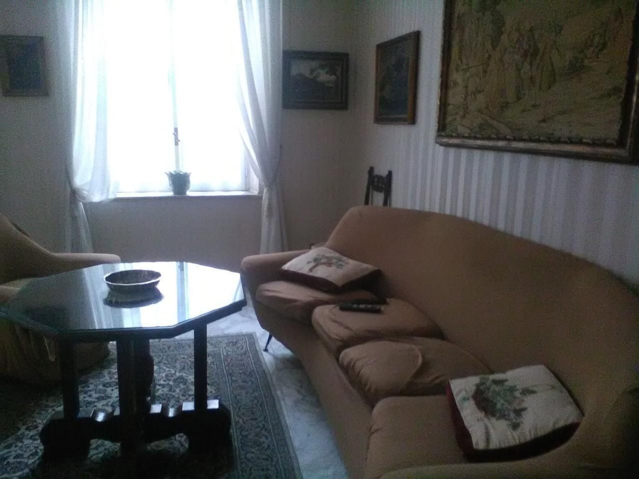 Nahe Rom mit Terrasse und einem Flügel-Binnen