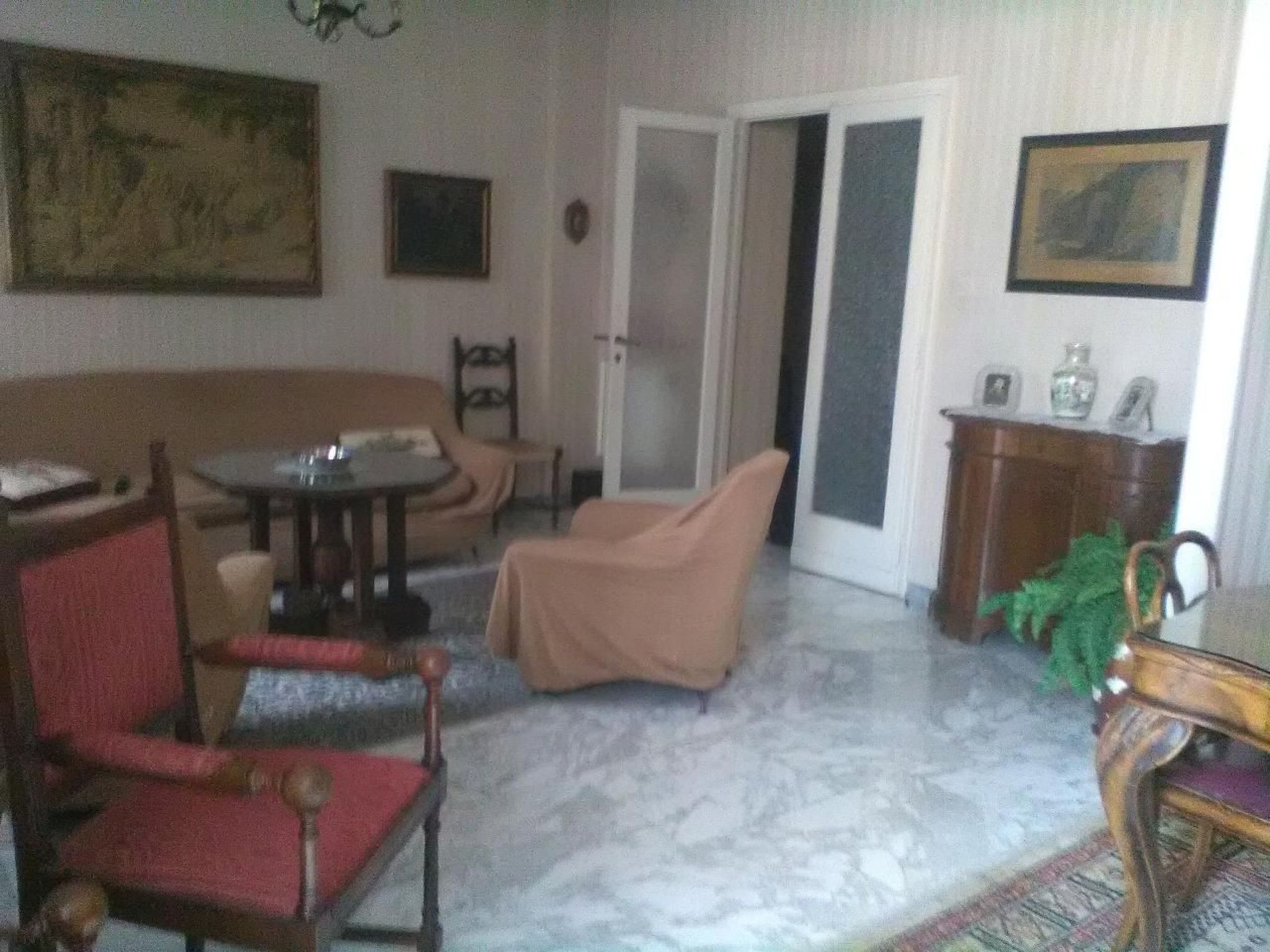 Nahe Rom mit Terrasse und einem Flügel-Binnen