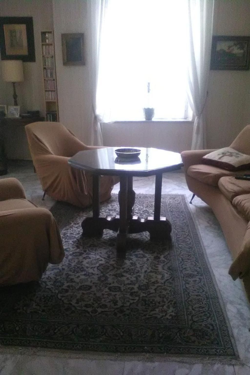 Nahe Rom mit Terrasse und einem Flügel-Binnen