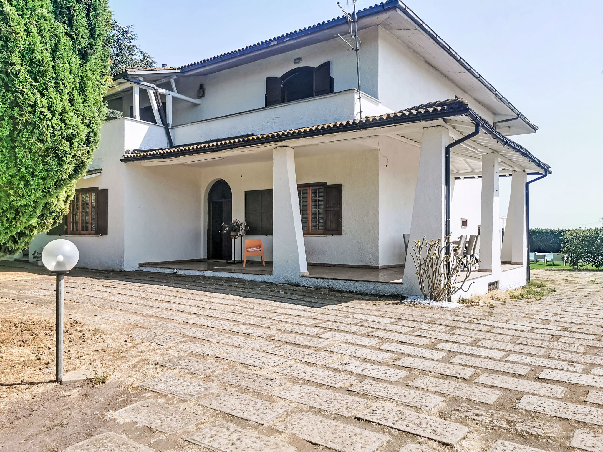 La perla di Aprilia - Draußen