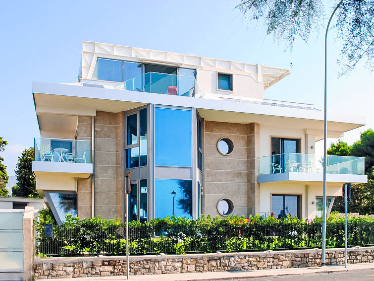 Search and Stay destination Terracina, Lazio - Italy from AU$ 308. Appartamento 2