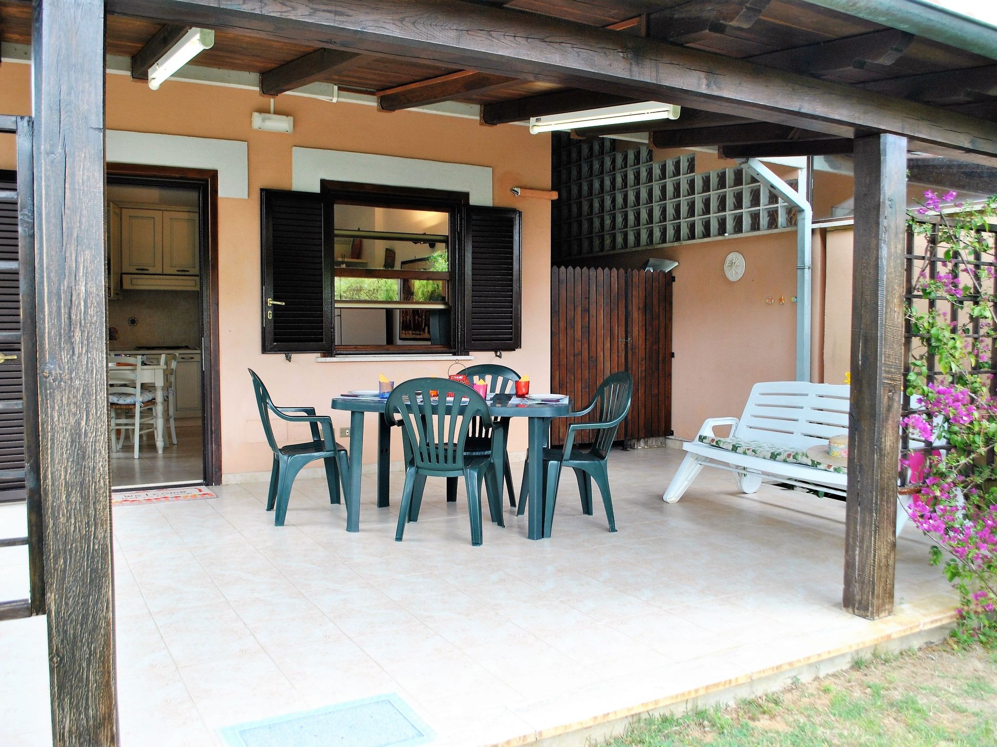 Charmantes Haus in Fondi mit überdachter Veranda — view 2 of 18