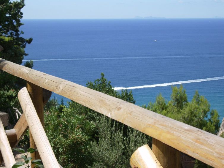 Sfeervol vakantiehuis in Sperlonga met tuin en terras in Sperlonga