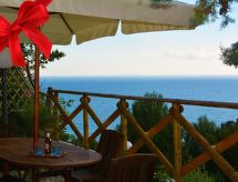 mit Garten, Grill und Terrasse
