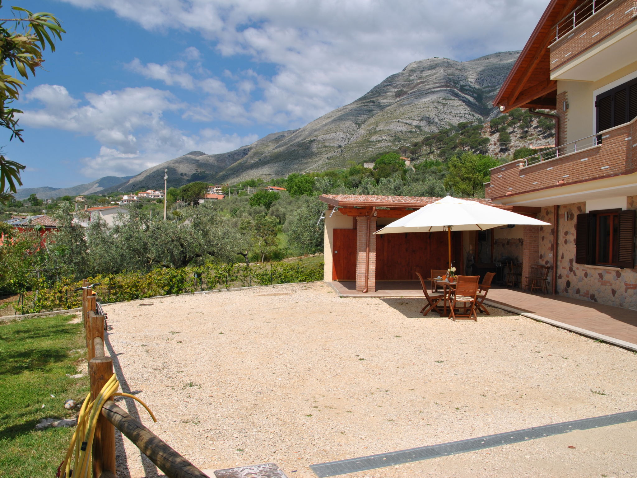 Corte Saturnia - Outside