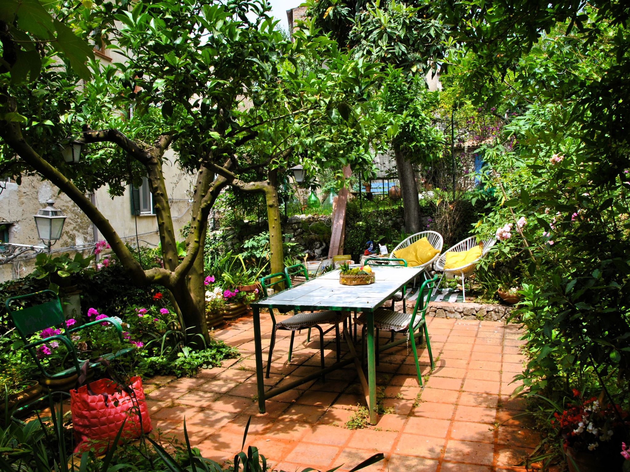 Giardino dei Limoni-Outside