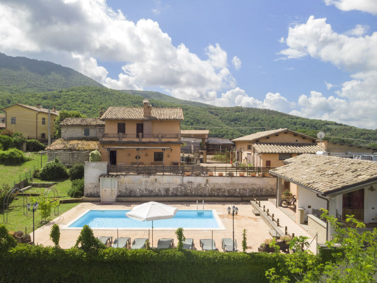Search and Stay destination Provincia di Rieti, Lazio - Italy from AU$ 333. Colleflaviano