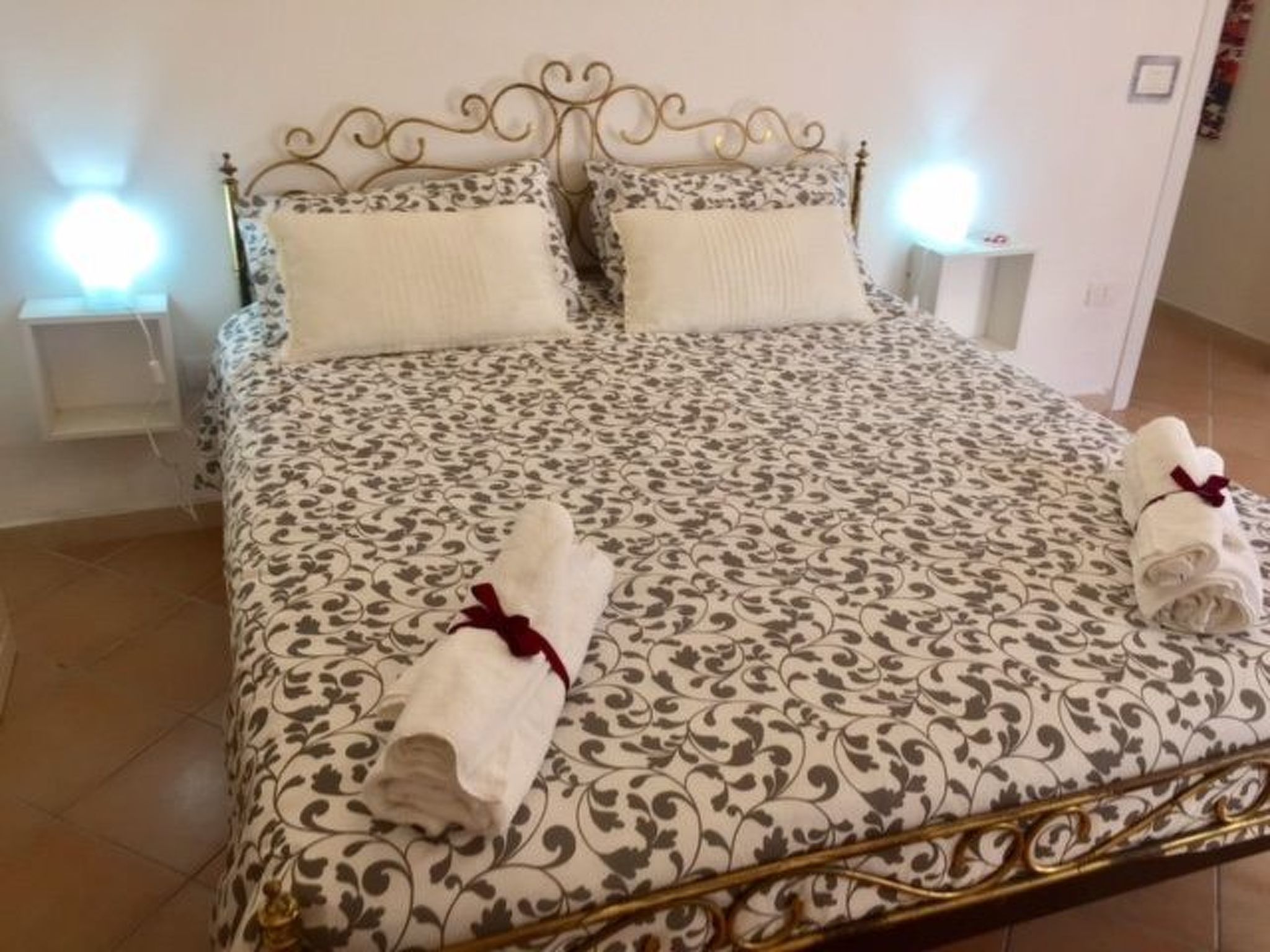 Geräumige und helle Wohnung in Mehrfamilienhaus mit Aufzug