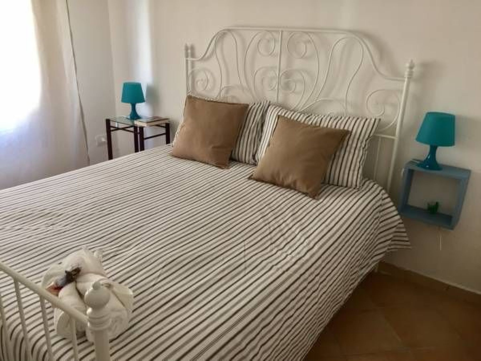 Geräumige und helle Wohnung in Mehrfamilienhaus mit Aufzug-Binnen