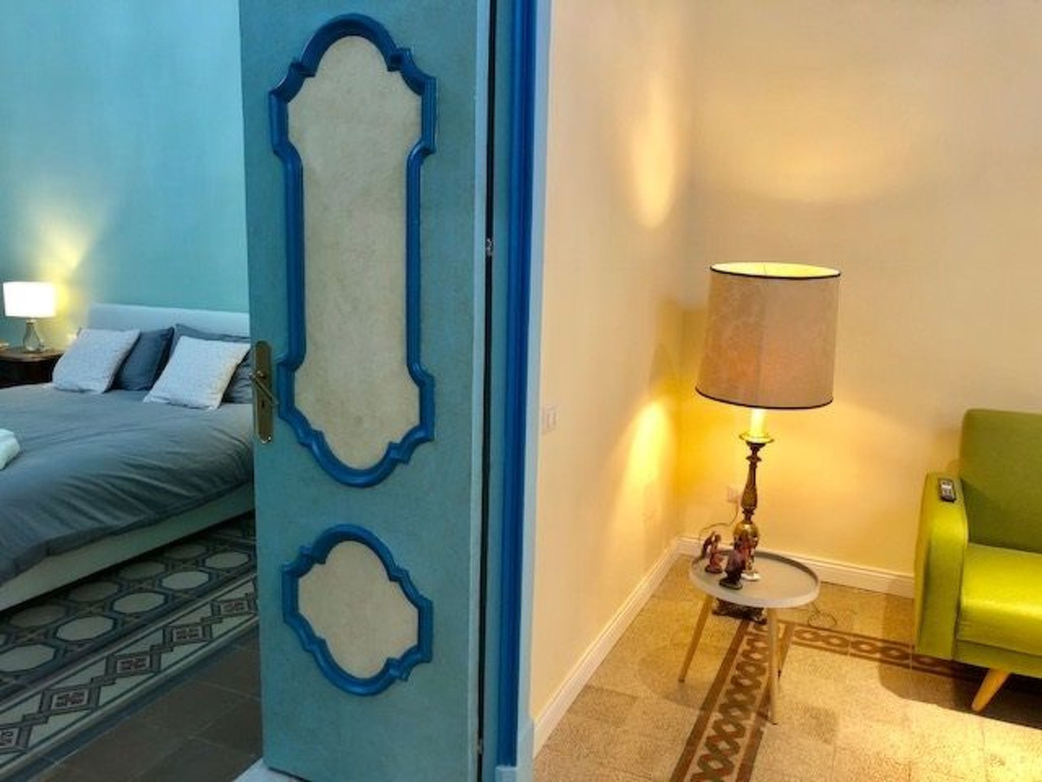 Große Duomo-Wohnung im historischen Zentrum-Binnen