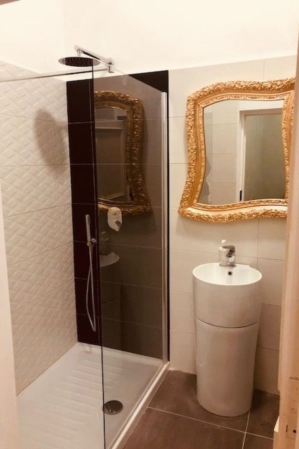 Große Duomo-Wohnung im historischen Zentrum-Image-tags.info