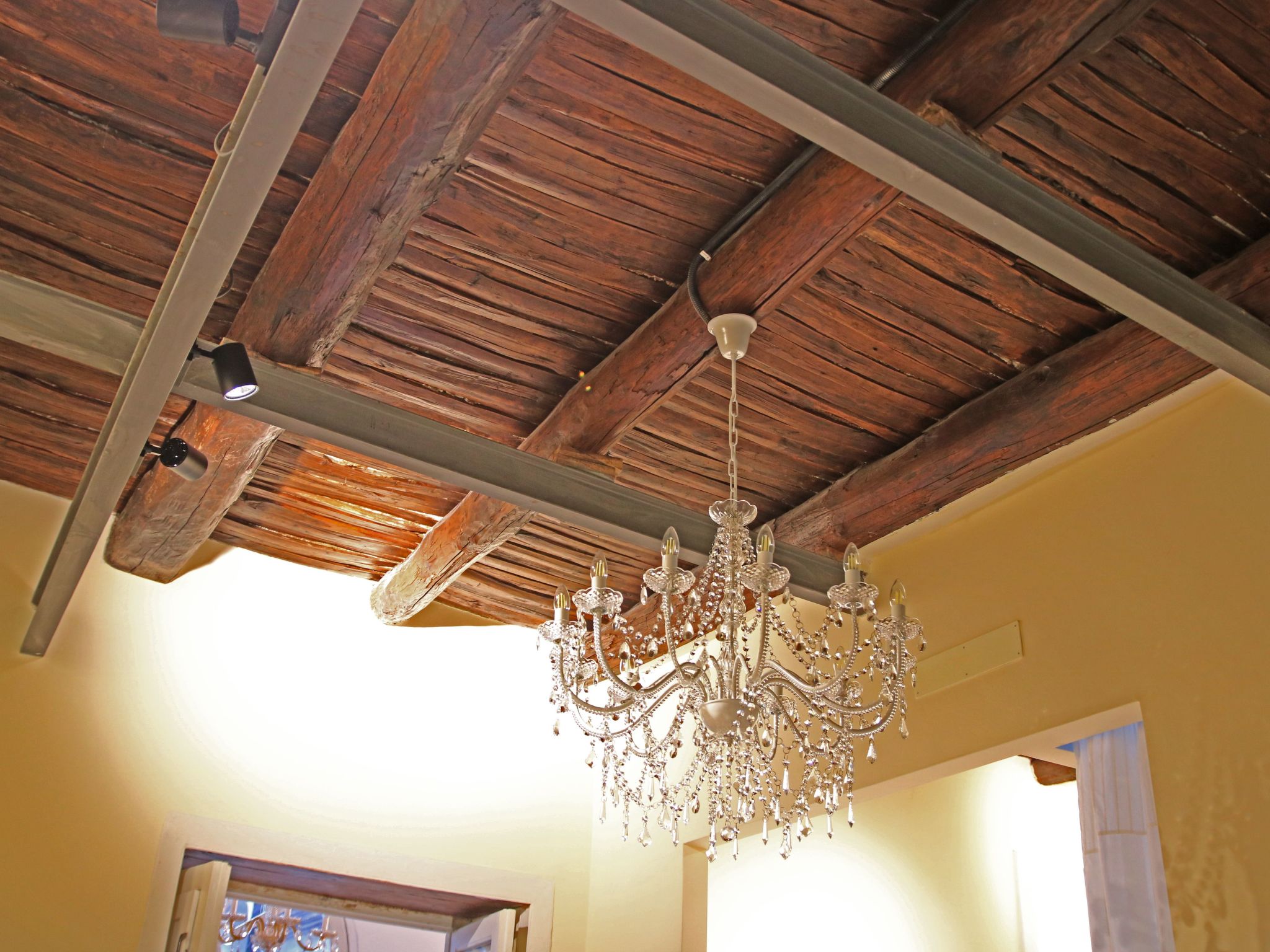 Große Duomo-Wohnung im historischen Zentrum-Binnen