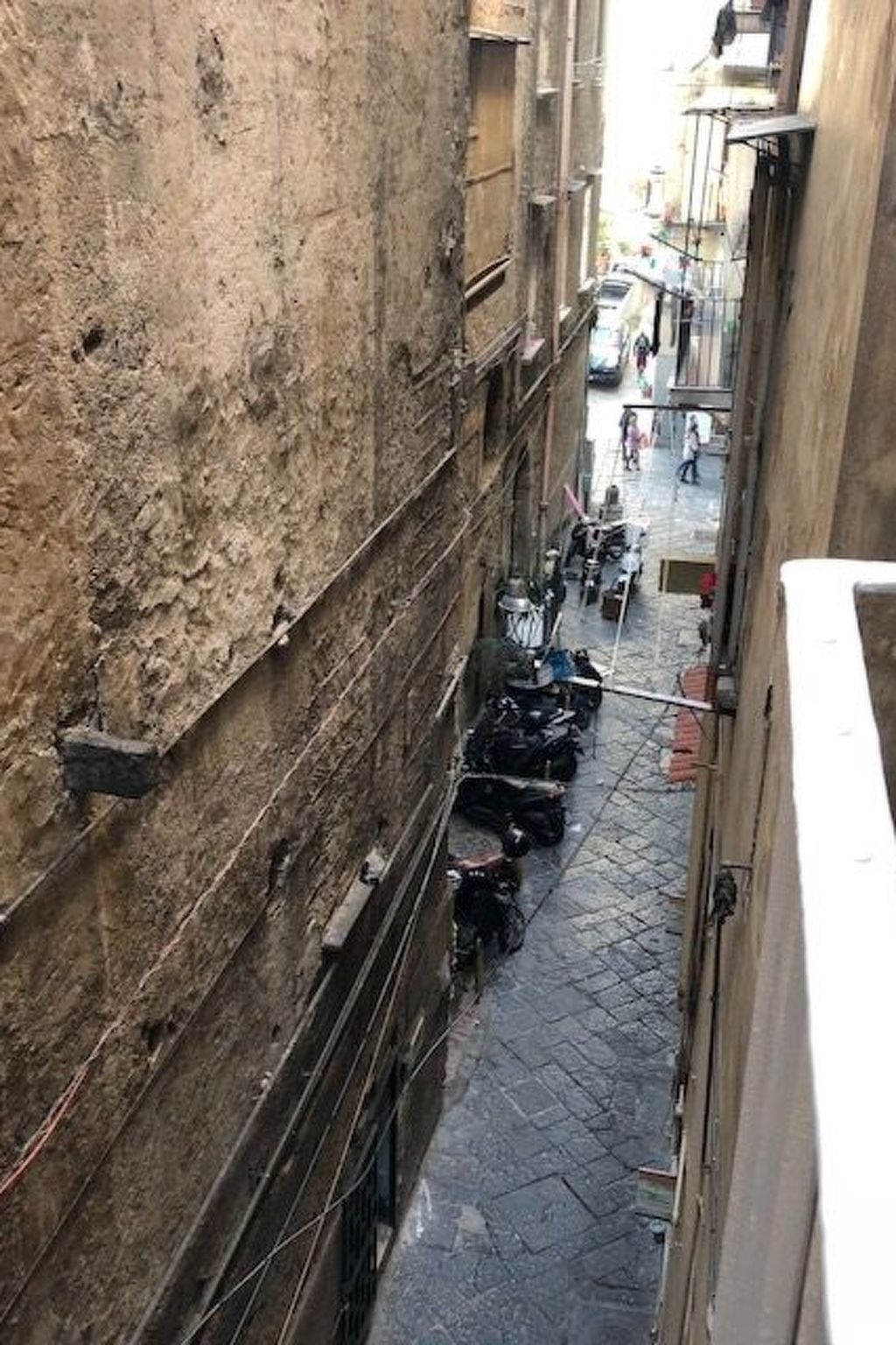 Große Duomo-Wohnung im historischen Zentrum-Image-tags.info