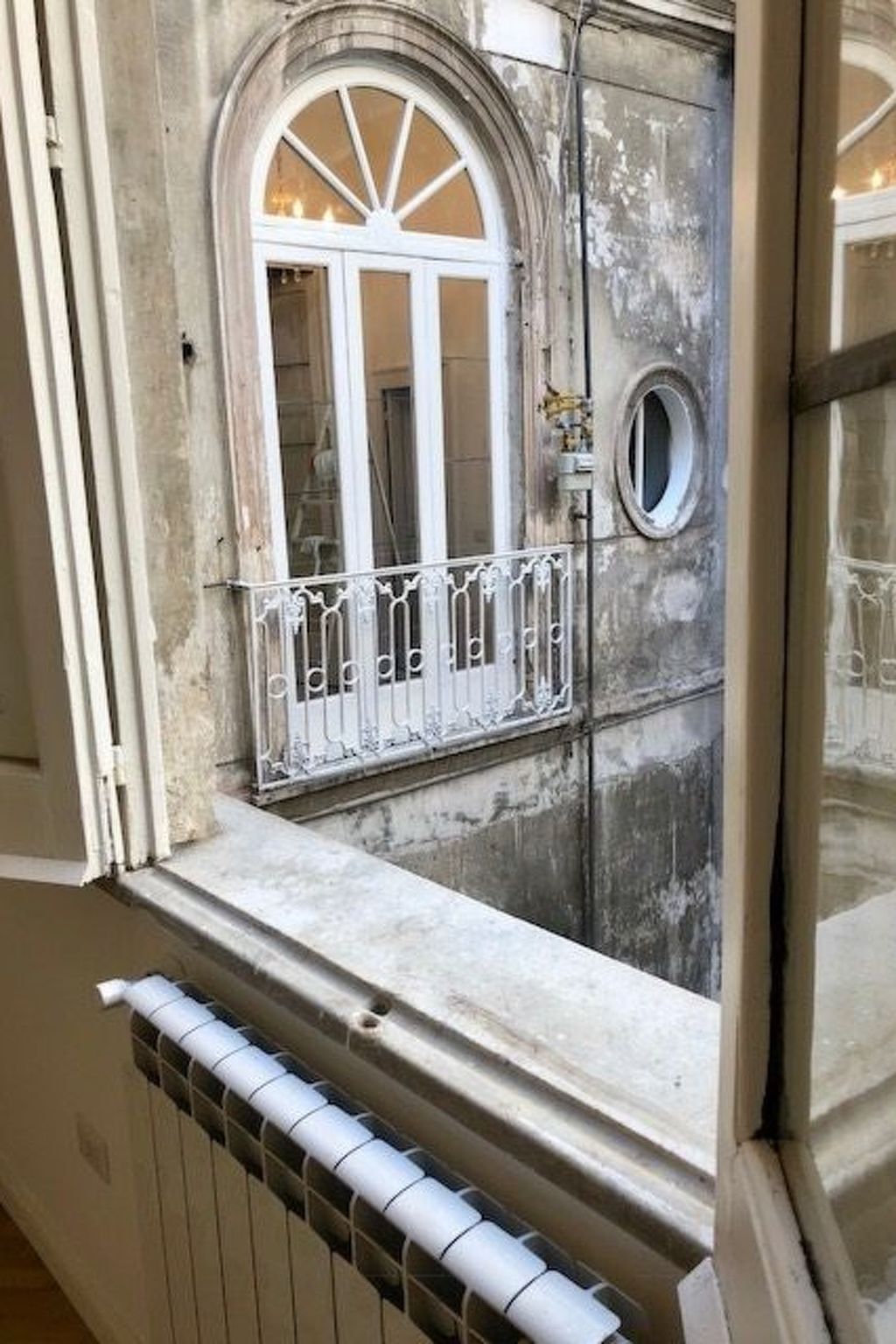 Große Duomo-Wohnung im historischen Zentrum-Image-tags.info