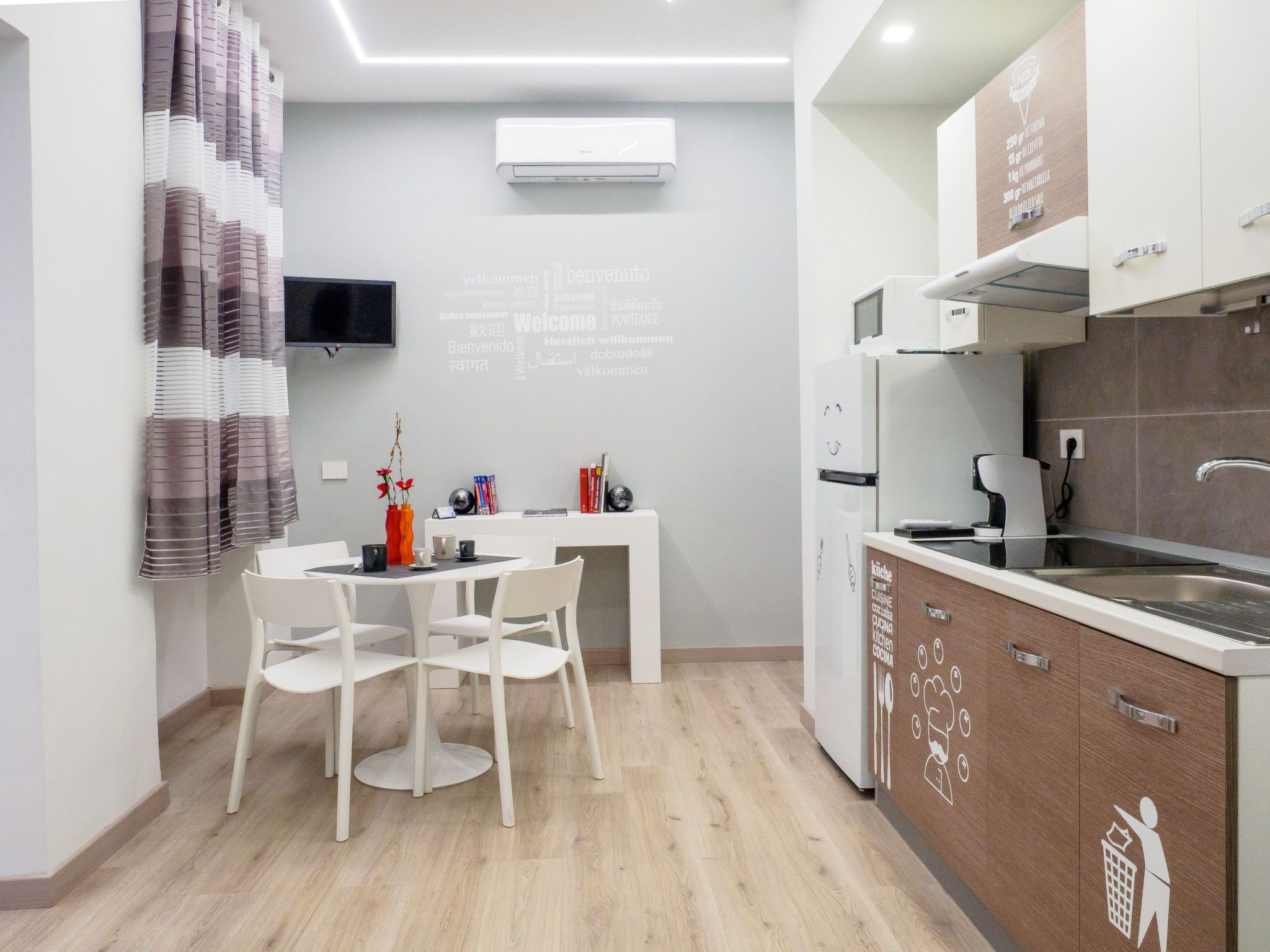 Plebiscito Home Holidays ... Im Herzen von Neapel ... nur 150 Meter von der zen-Image-tags.info