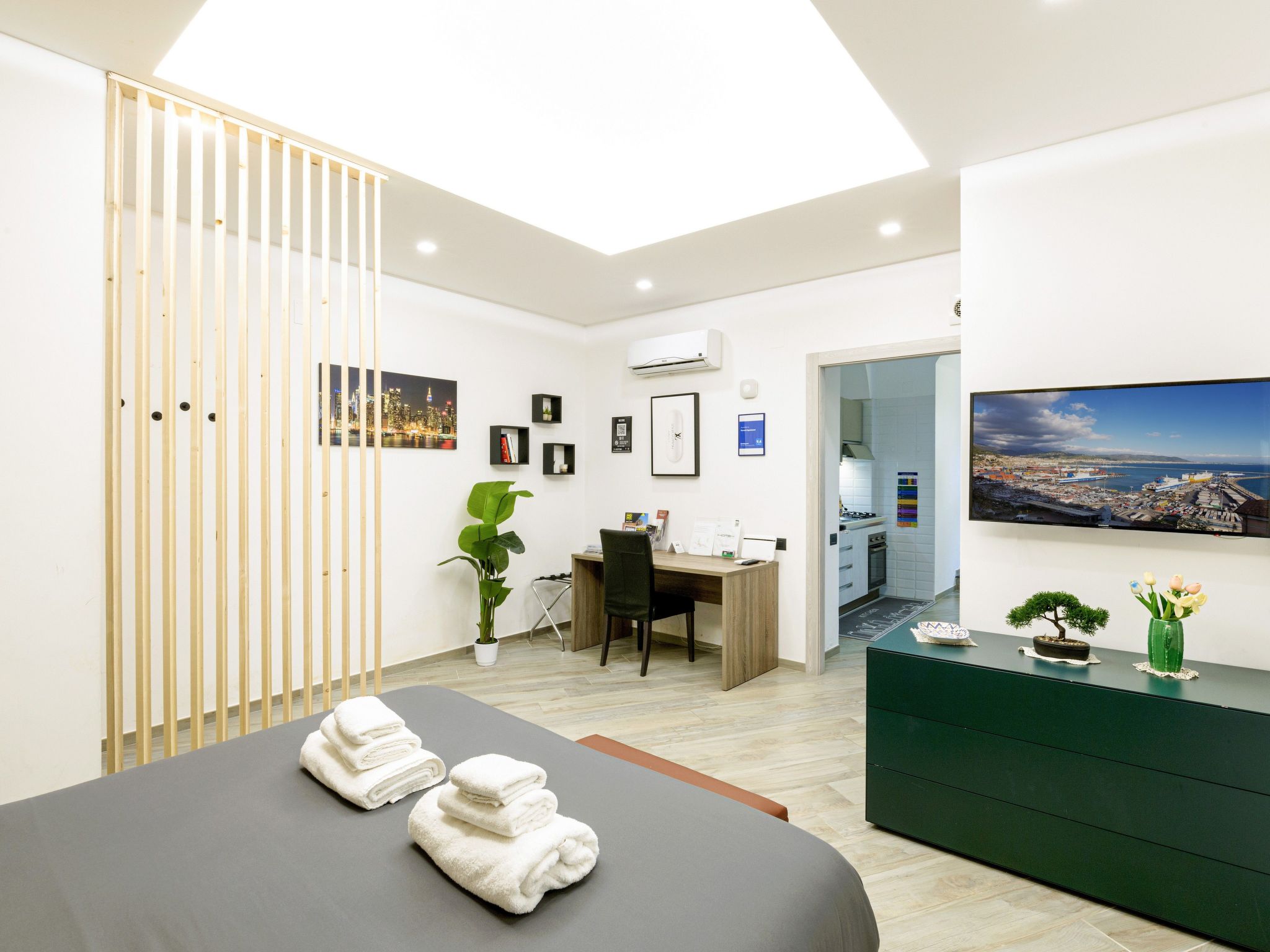 Home4Apartment Salerno Zentrum, privater Innenhof-Image-tags.info