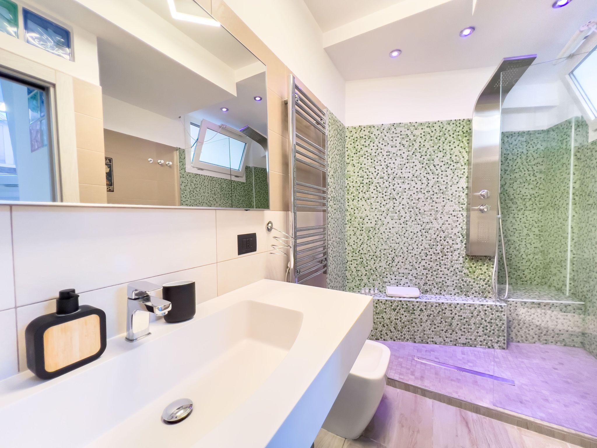 Home4Apartment Salerno Zentrum, privater Innenhof-Image-tags.info