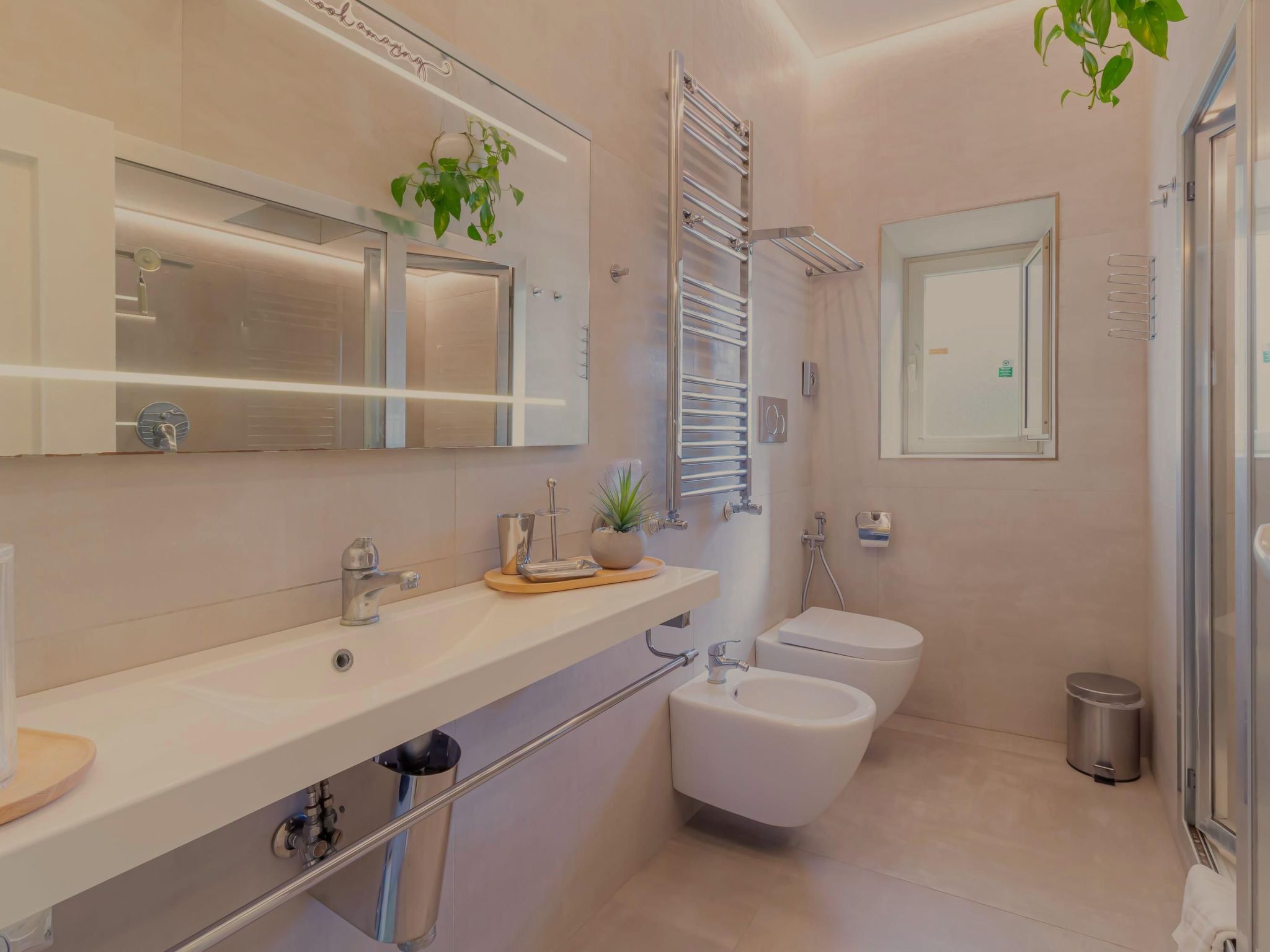 Familienwohnung mit Privatparkplatz-Drinnen