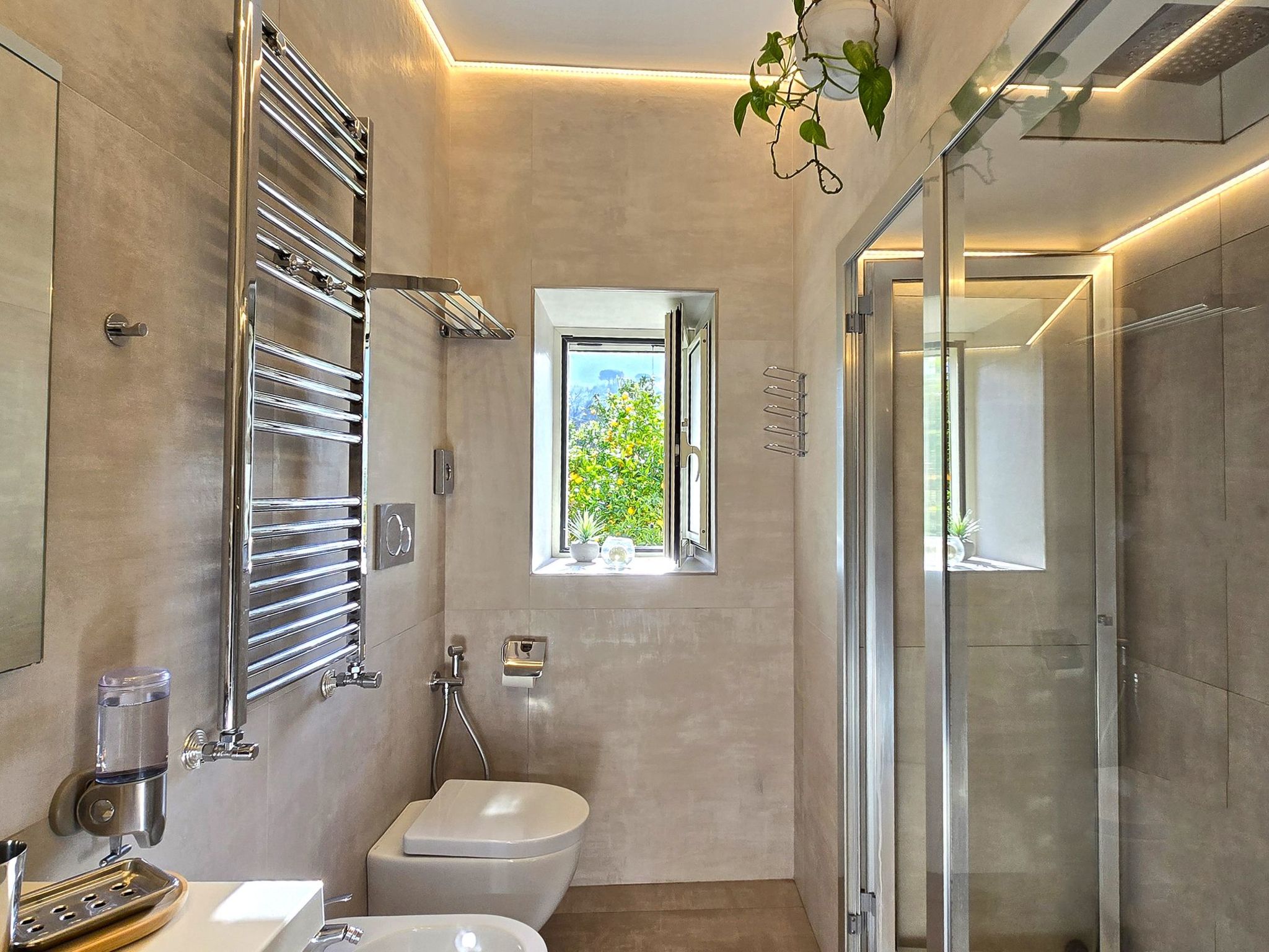 Familienwohnung mit Privatparkplatz-Drinnen