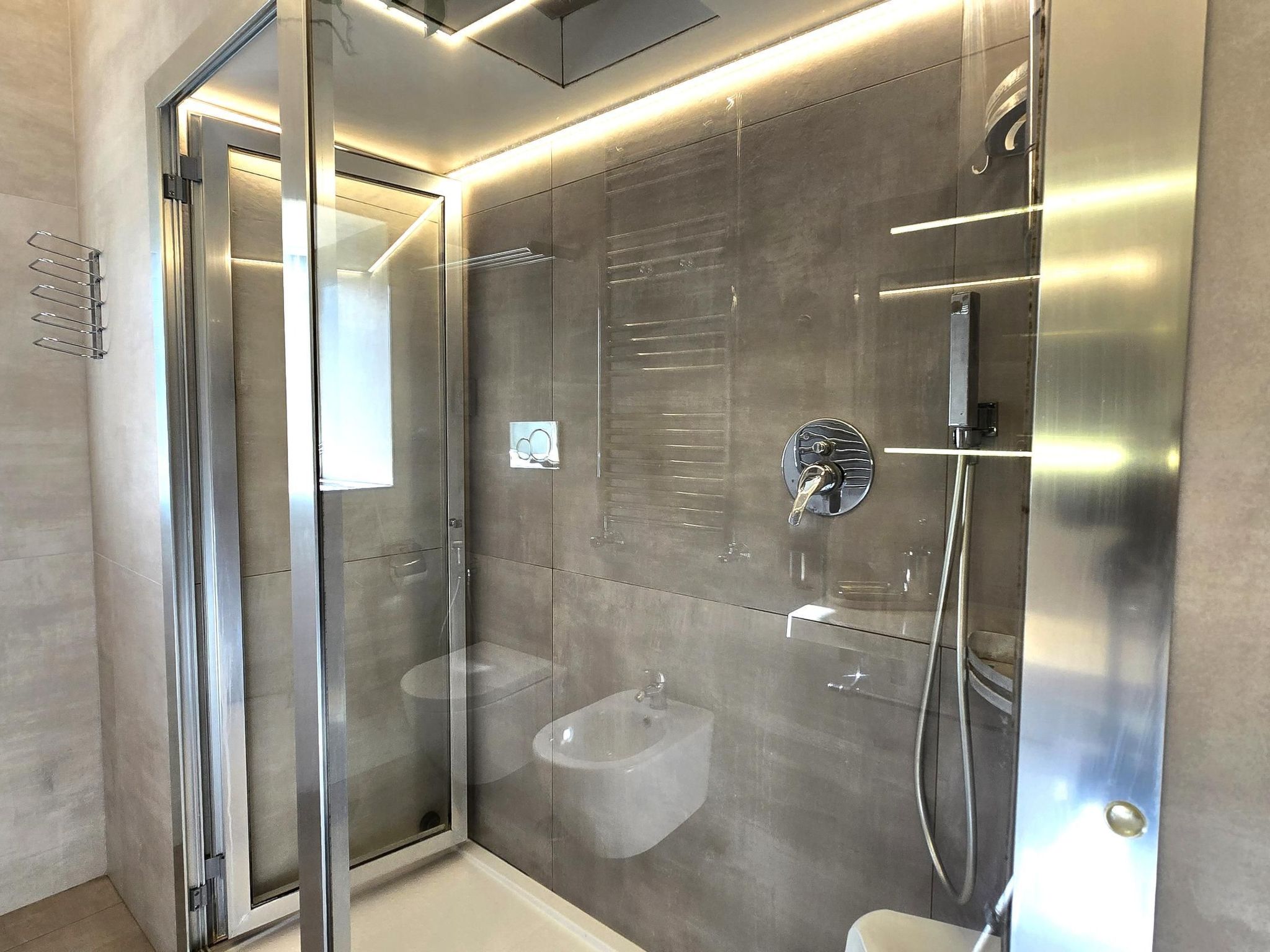 Familienwohnung mit Privatparkplatz-Drinnen