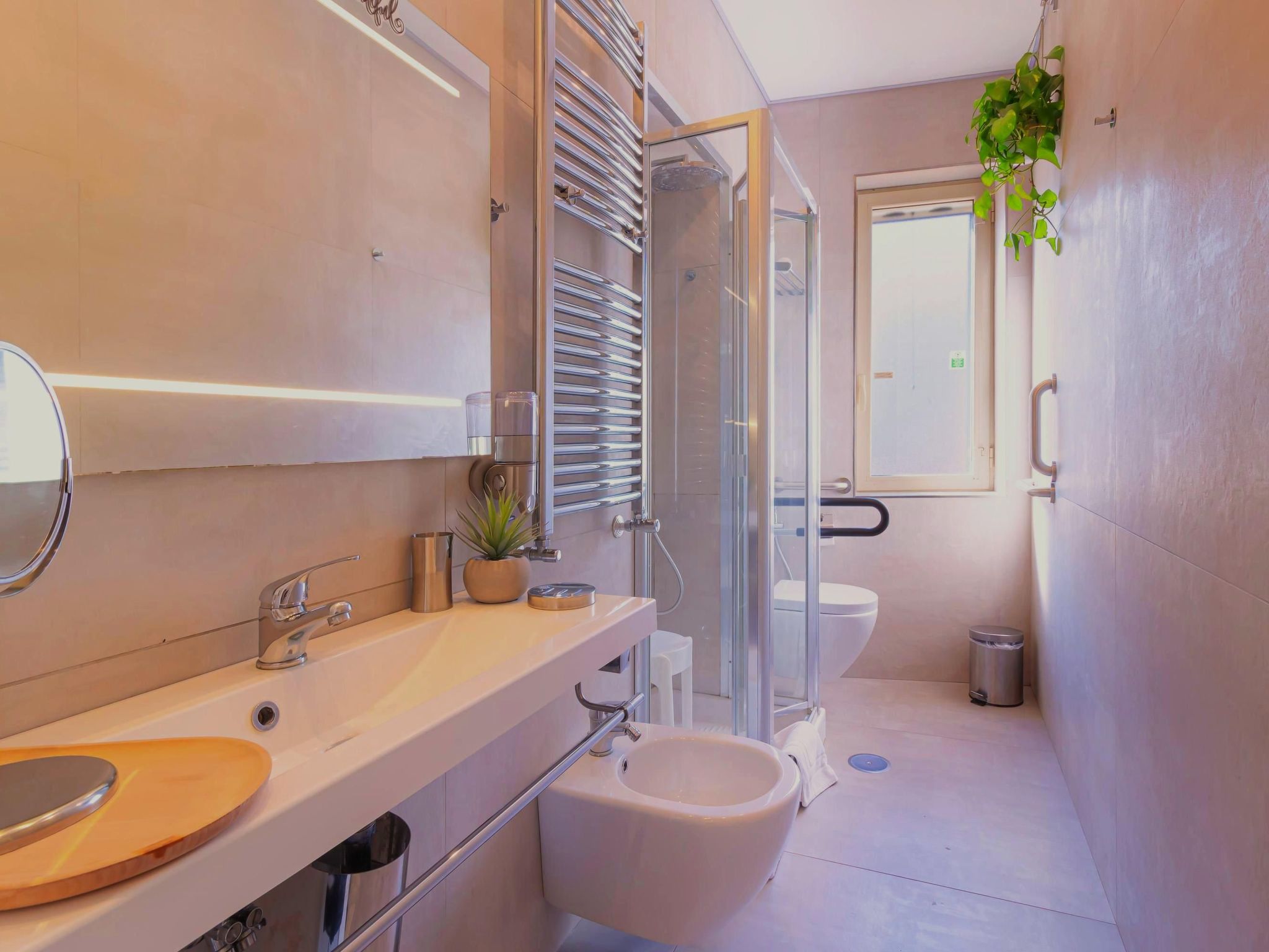 Familienwohnung mit Privatparkplatz-Drinnen