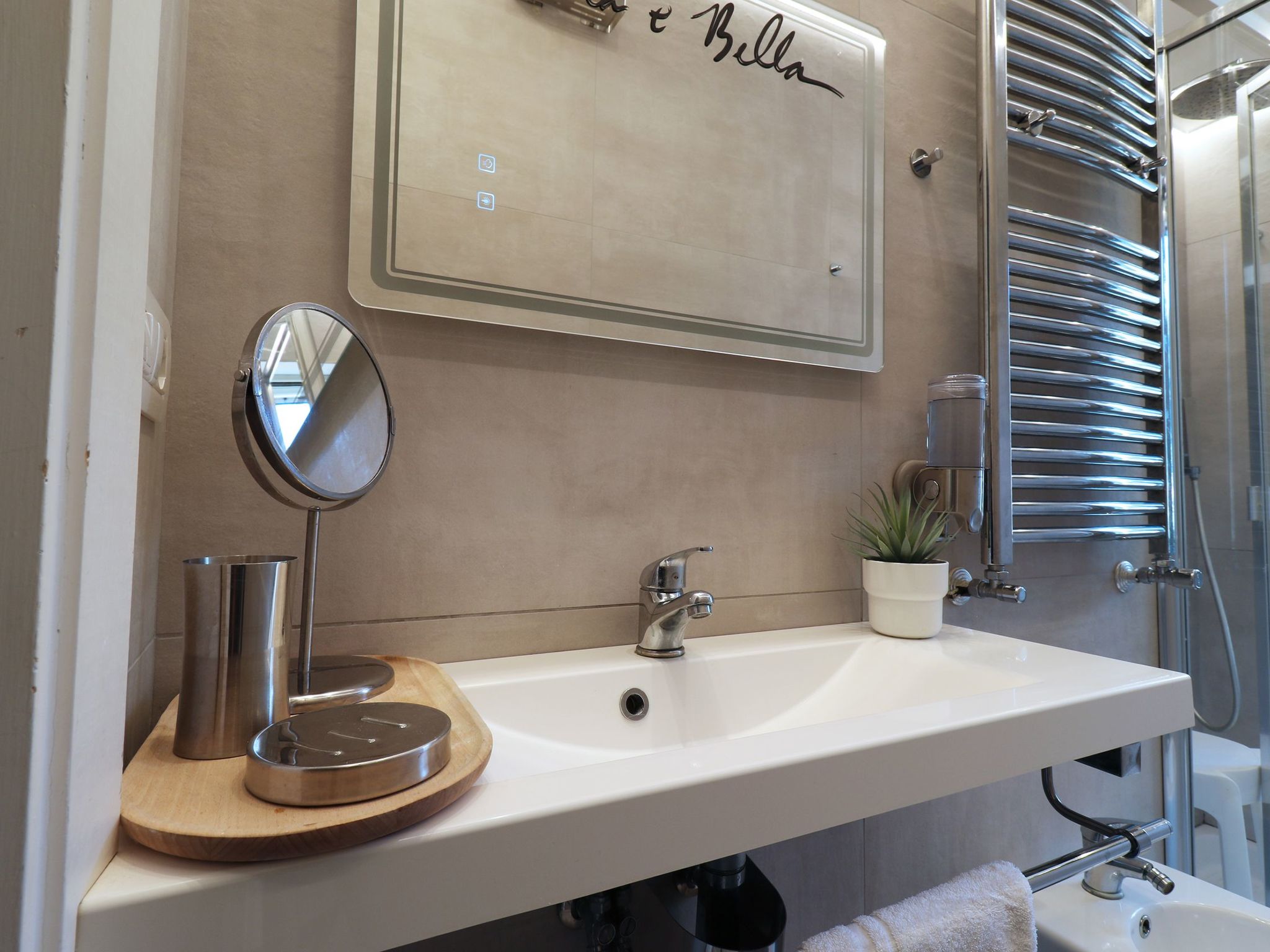 Familienwohnung mit Privatparkplatz-Drinnen