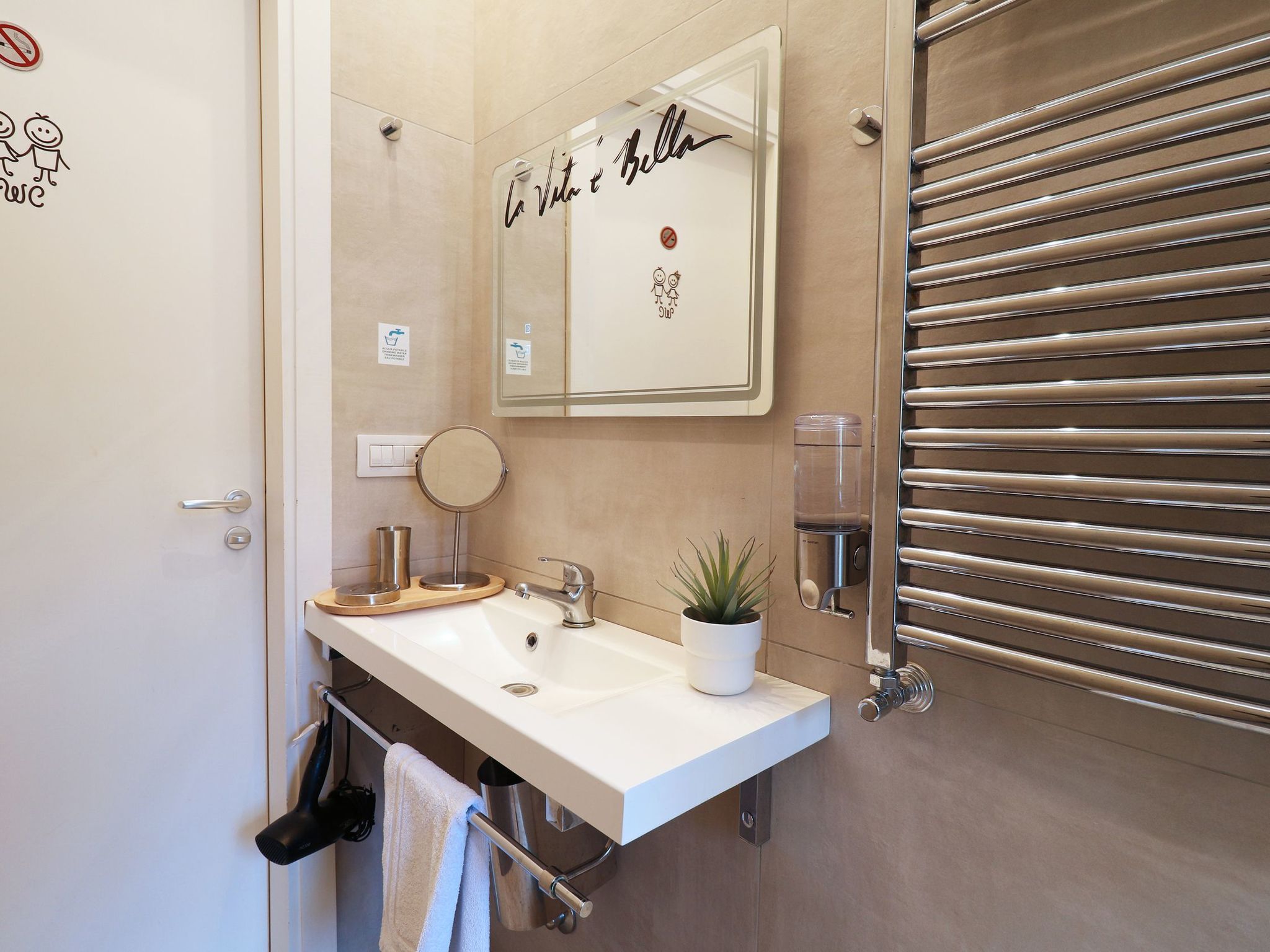 Familienwohnung mit Privatparkplatz