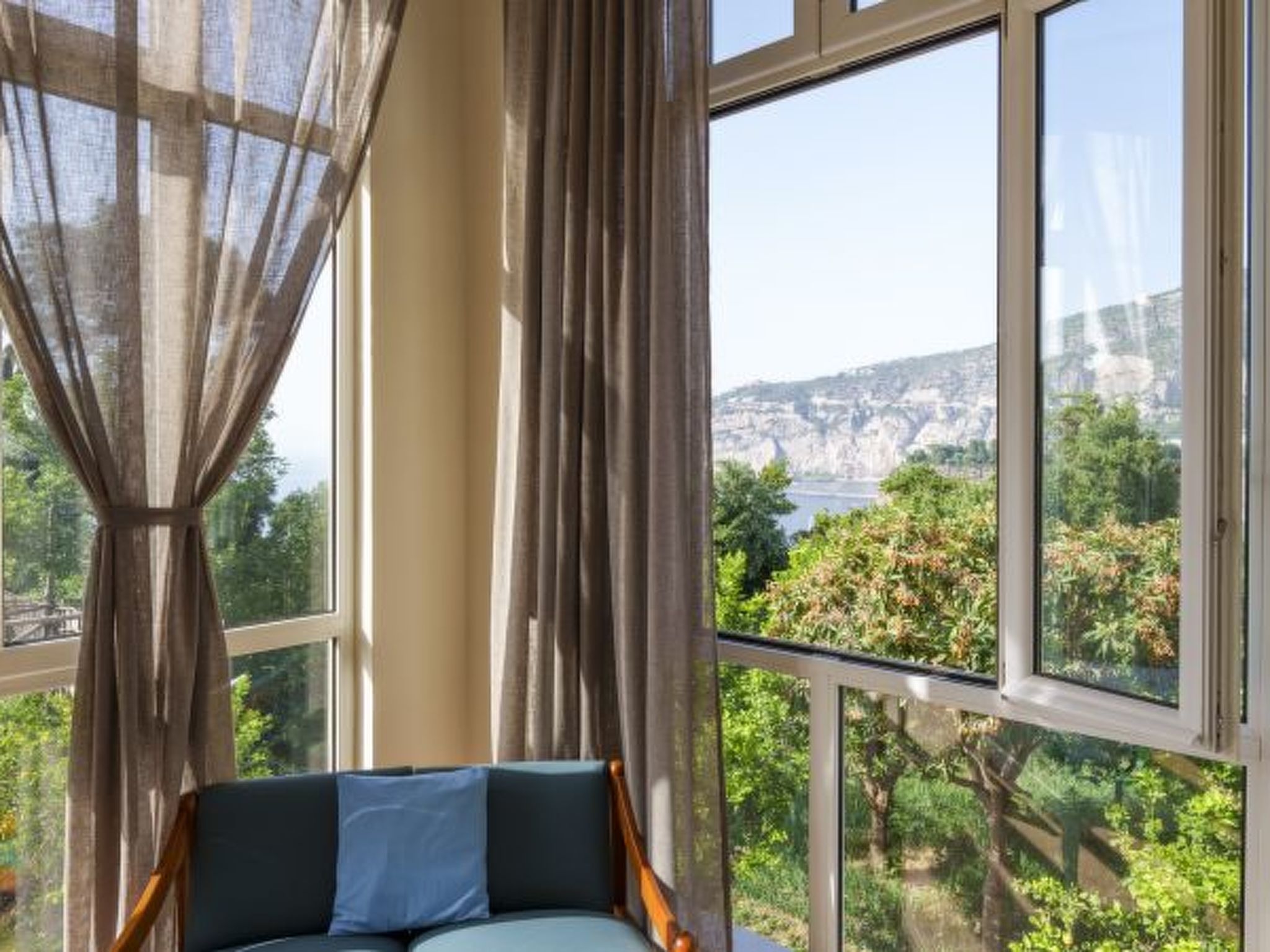 Sfeervol terrasappartement met uitzicht op zee bij Napels - foto 30