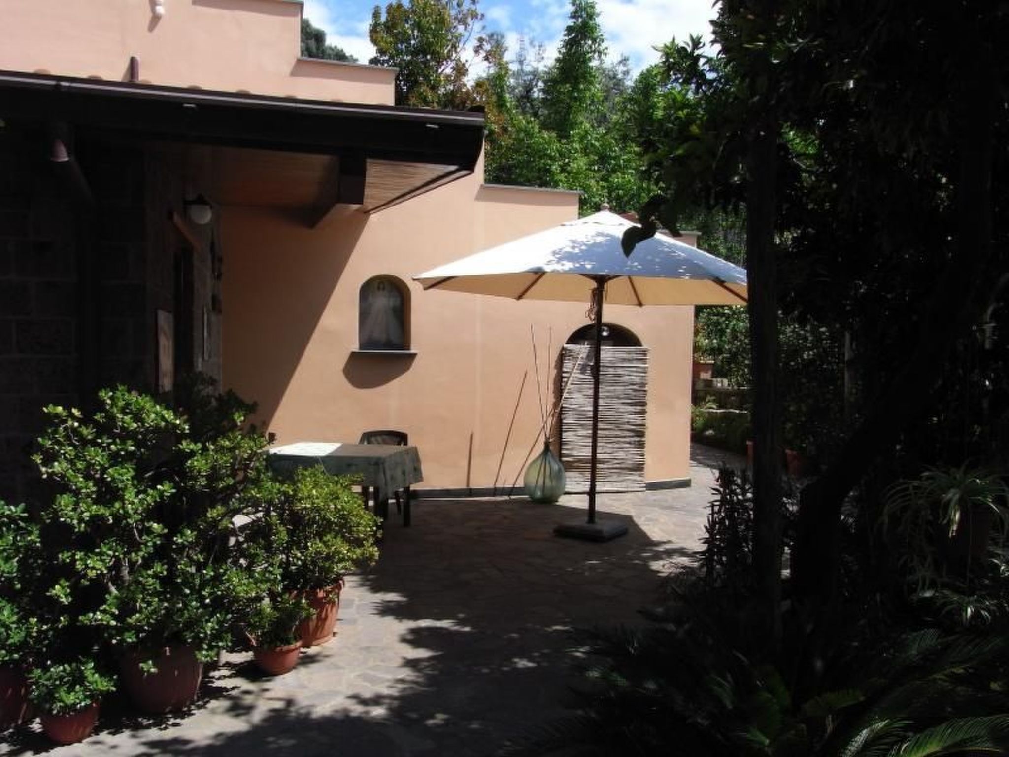 Photo of Wohnung 'Ivy' mit privatem Garten