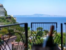 Romantische suite in Sorrento, 100m van het strand en centrum - thumbnail 6