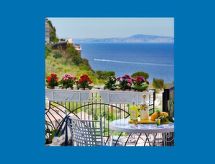 Suite Amalfi in Sorrento: Elegant verblijf aan zee voor twee tot drie personen - thumbnail 1