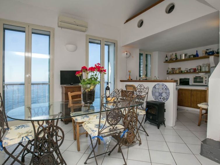 Villa Auf Einer Natürlichen Klippe Mit Blick Auf Das Meer, Nur Wenige Schritte - Agerola