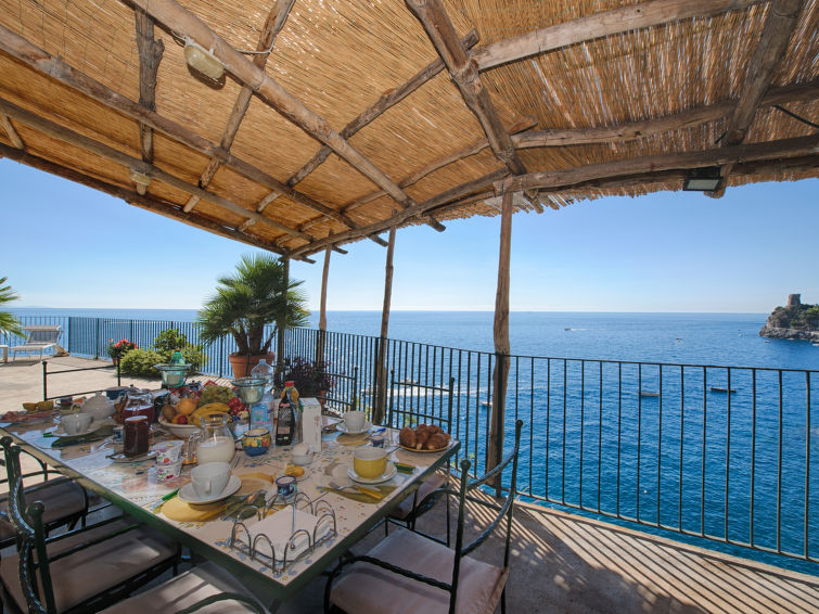 Search and Stay destination Provincia di Salerno, Campania - Italy from AU$ 1,478. Il Corallo