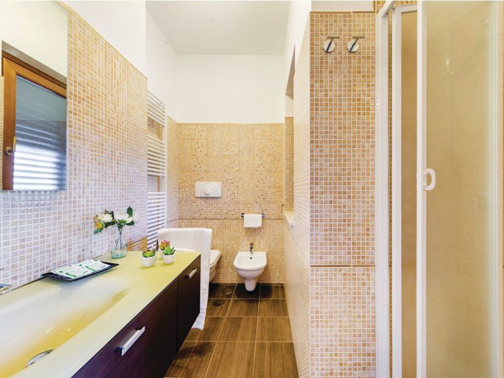 Mit Aussicht und Pool-Binnen