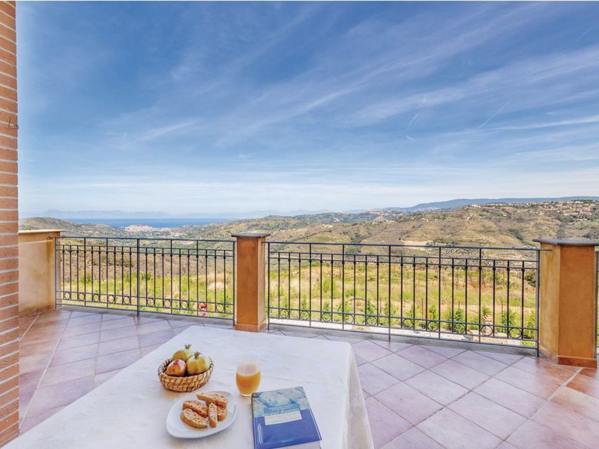 Mit Aussicht und Pool-Binnen