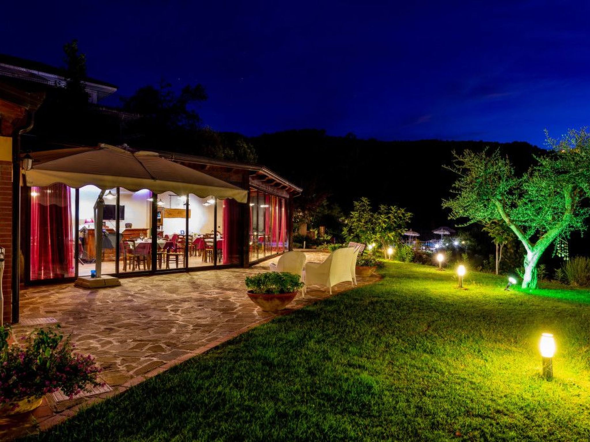 Chalet 'Panorama' mit Infinity-Pool-Binnen