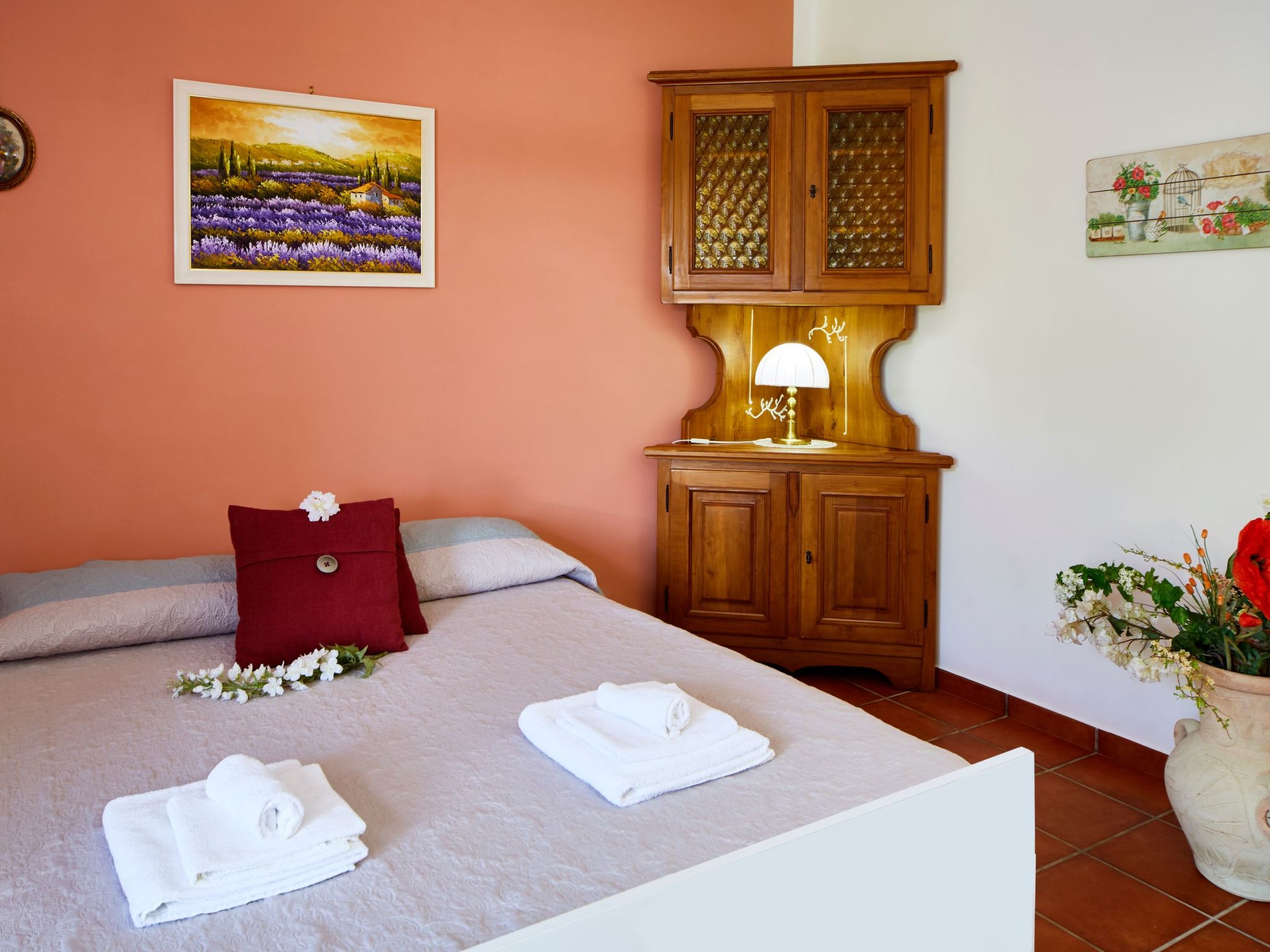Situated and protected by the "Tremonti" mountain range at the foot of the village of Giungano, the rural landscape rich in vineyards, olive groves, orchards and the Tremonti river, is the setting for..