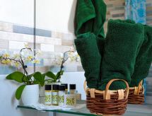 mit privatem Garten, Meerblick und Gemeinschaftspool
