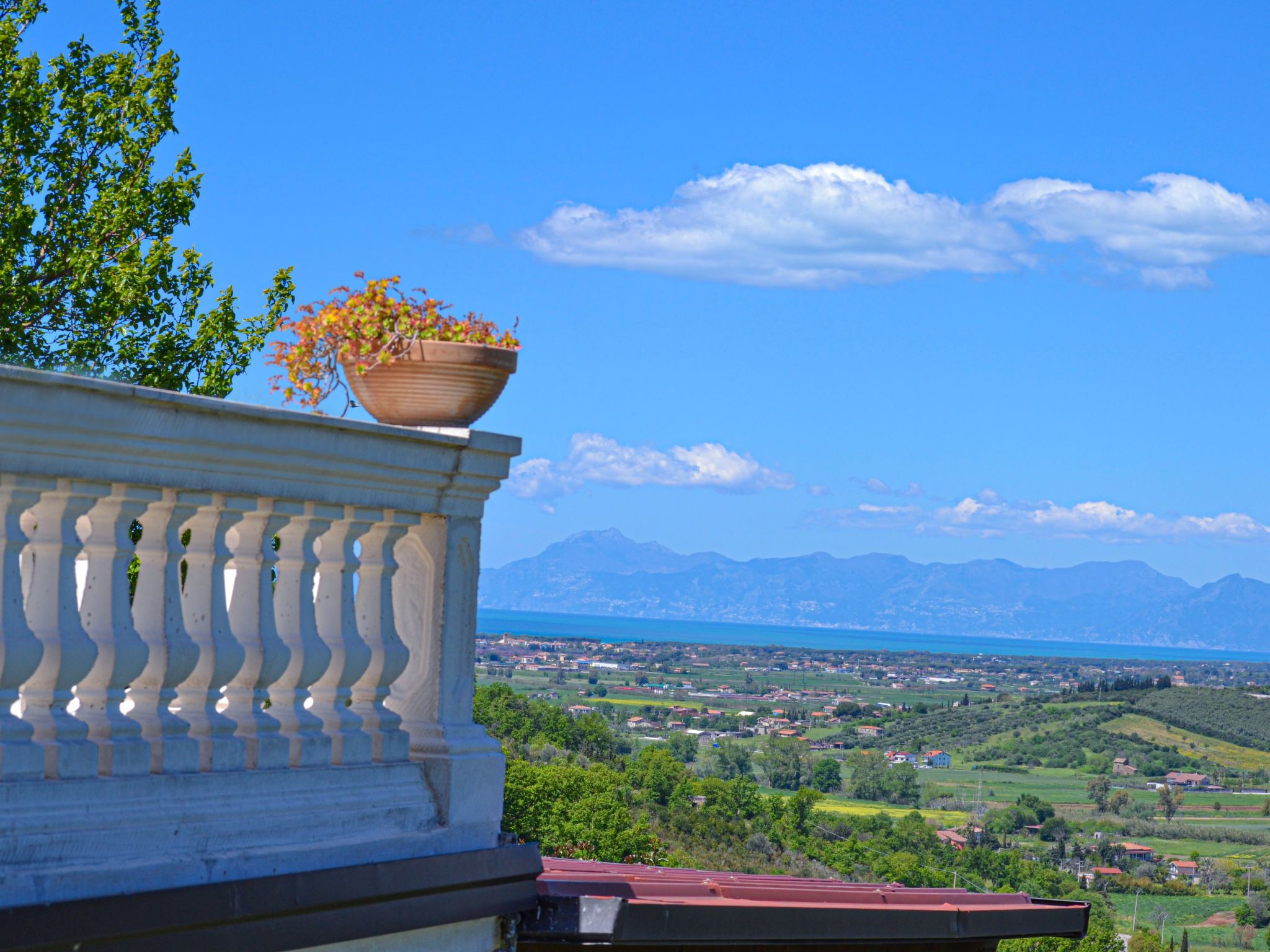 Mit privatem Garten, Meerblick und Gemeinschaftspool-Image-tags.info