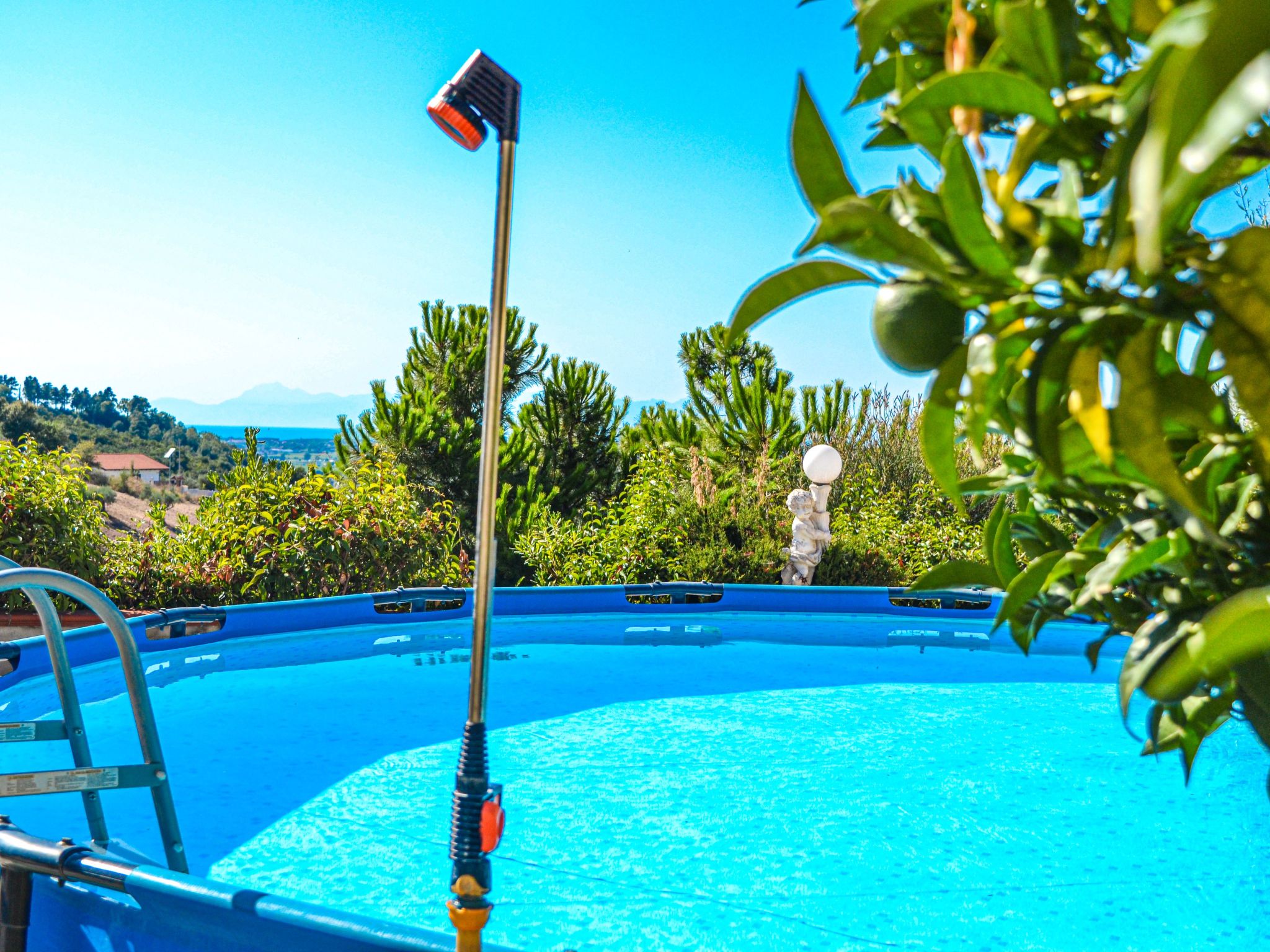 Mit privatem Garten, Meerblick und Gemeinschaftspool-Image-tags.info