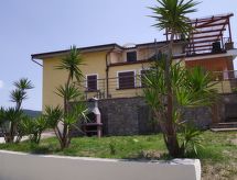 Ruim appartement in Caprioli met tuin, terras en weids uitzicht op de bergen - thumbnail 3