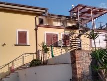 Ruim appartement in Caprioli met tuin, terras en weids uitzicht op de bergen - thumbnail 4
