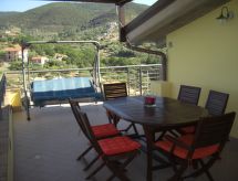 Ruim appartement in Caprioli met tuin, terras en weids uitzicht op de bergen - thumbnail 6
