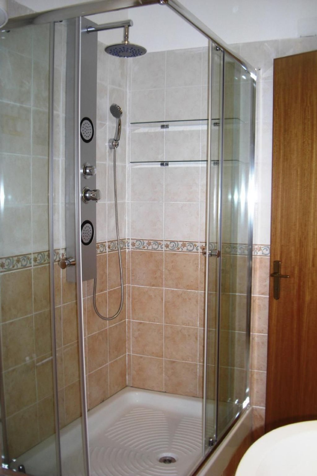 Strandnahe Ferienwohnung mit Garten und Grill-Binnen